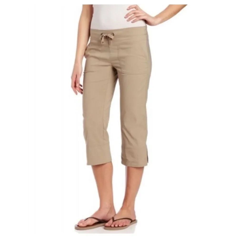 ✨Prana Breath khaki Sz Medium Cream Capris✨